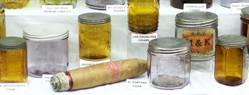 D I S P L A Y    S E R I E S Cigar & Tobacco Jars - Dennis Rogers (see Video of Dennis and his display) The FOHBC...